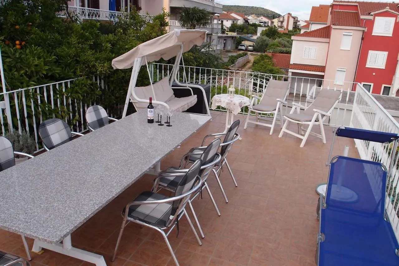 Apartments Mira Trogir 0*,  Croatia