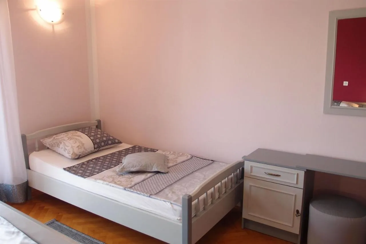 Apartments Mira Trogir 0*,  Croatia
