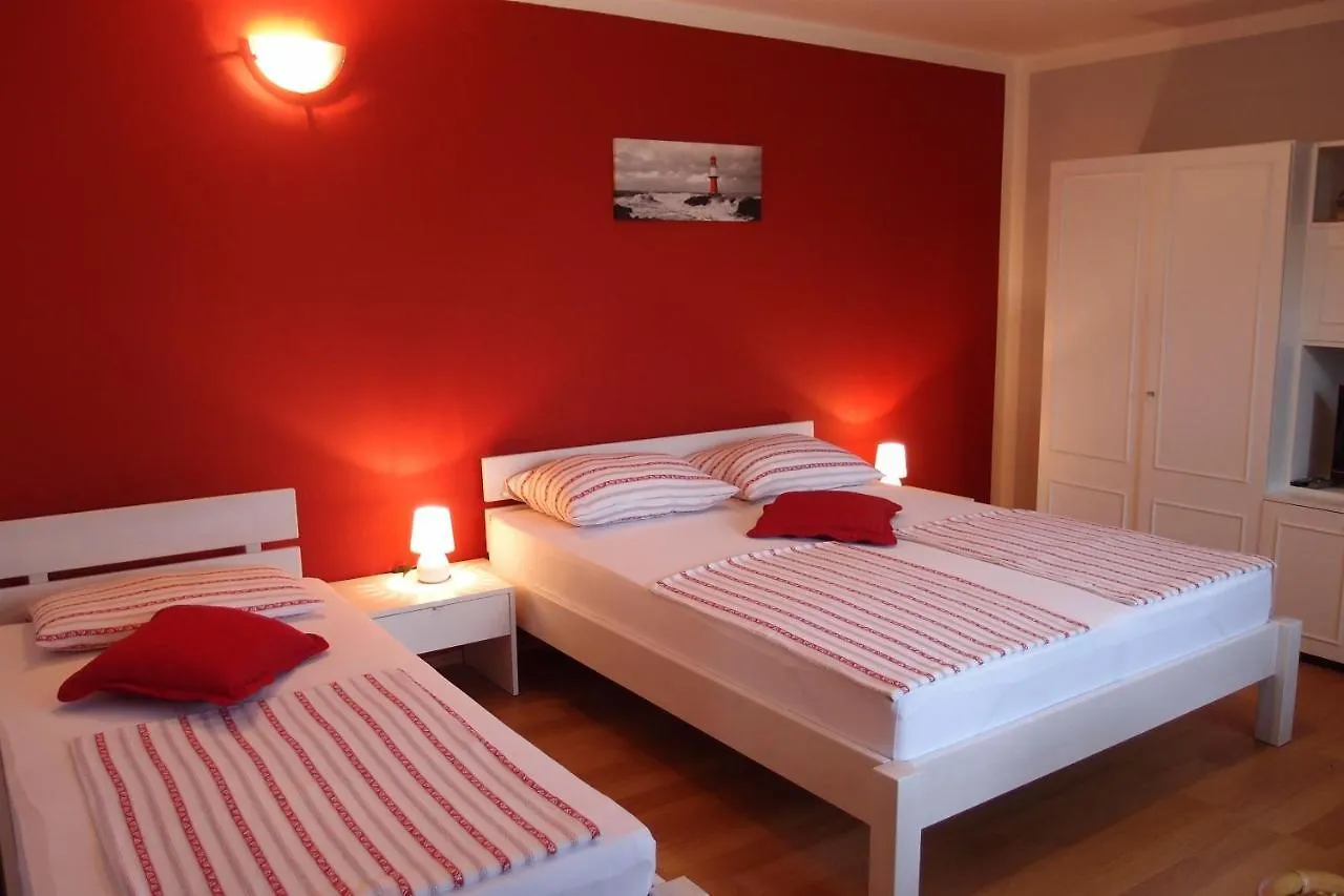 Apartments Mira Trogir 0*,